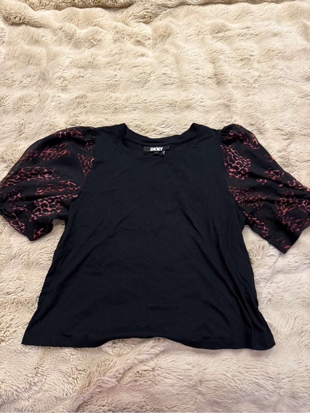 Dkny Black Tee with Burgundy Printed Puff Sleeves